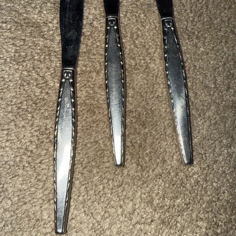 Vintage Venetia dinner Knives Oneida 3 stainless